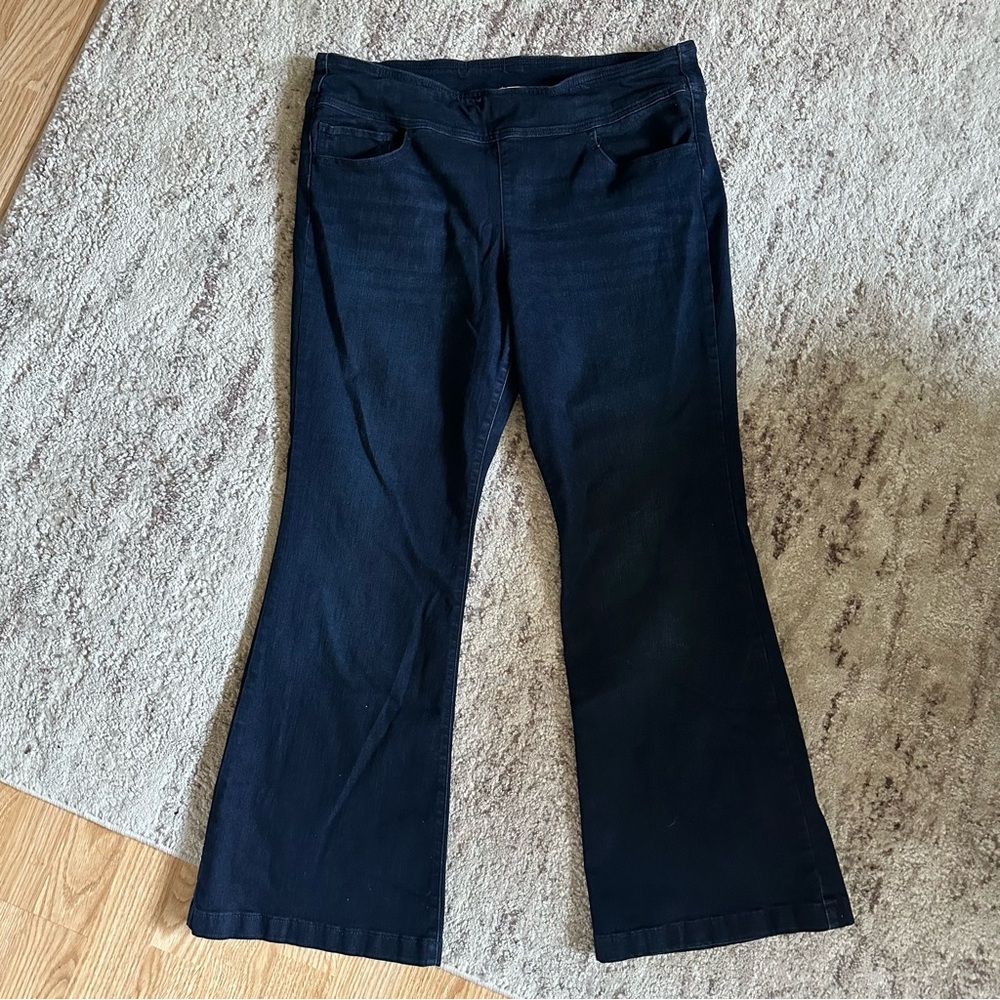 Sofia by Sofia Vergara Black Flare Pants